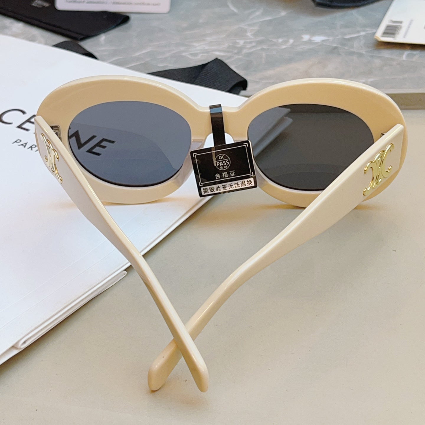 Celine CL40312U Fashion Brown Lens Sunglasses for Men & Women - detail image 6