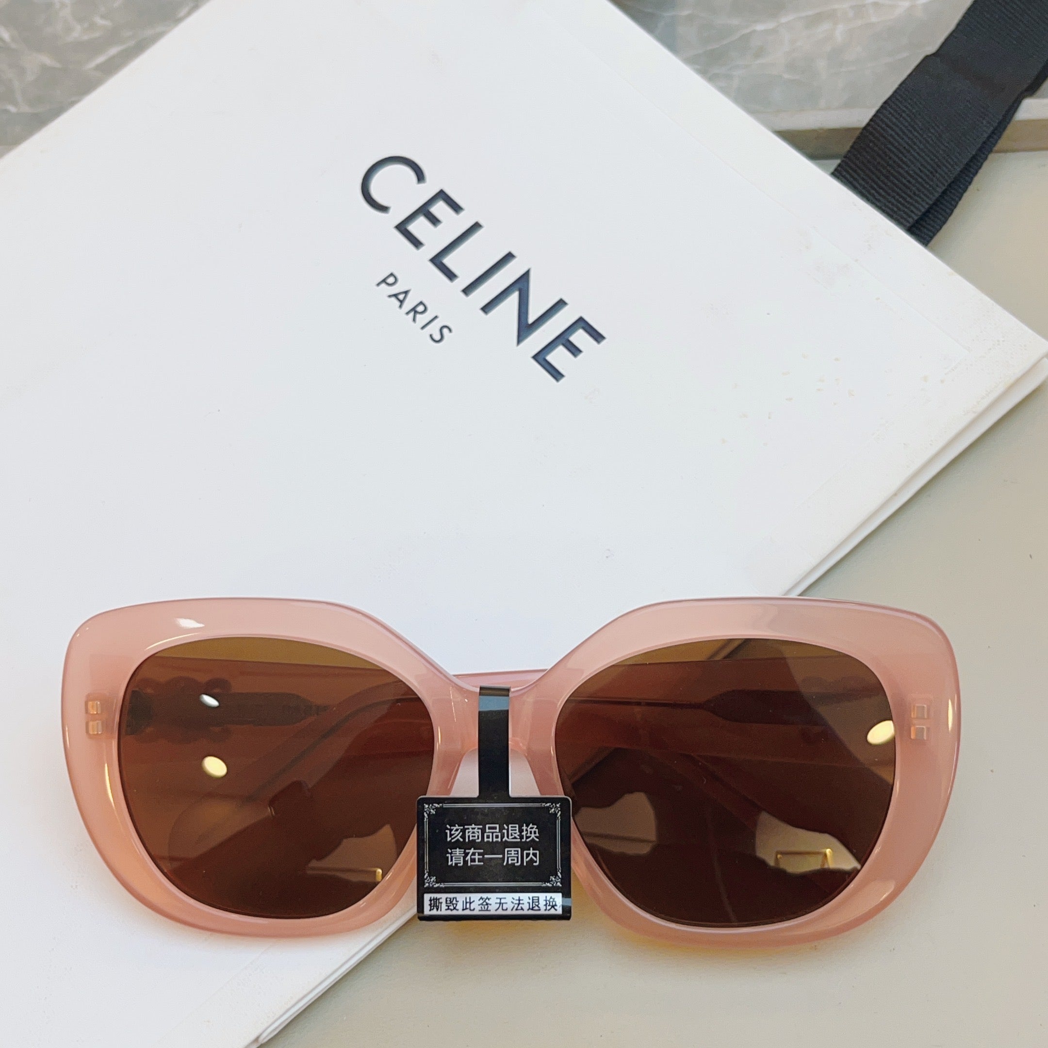 Celine CL40226U Fashion Red Lens Sunglasses for Men & Women - 382538