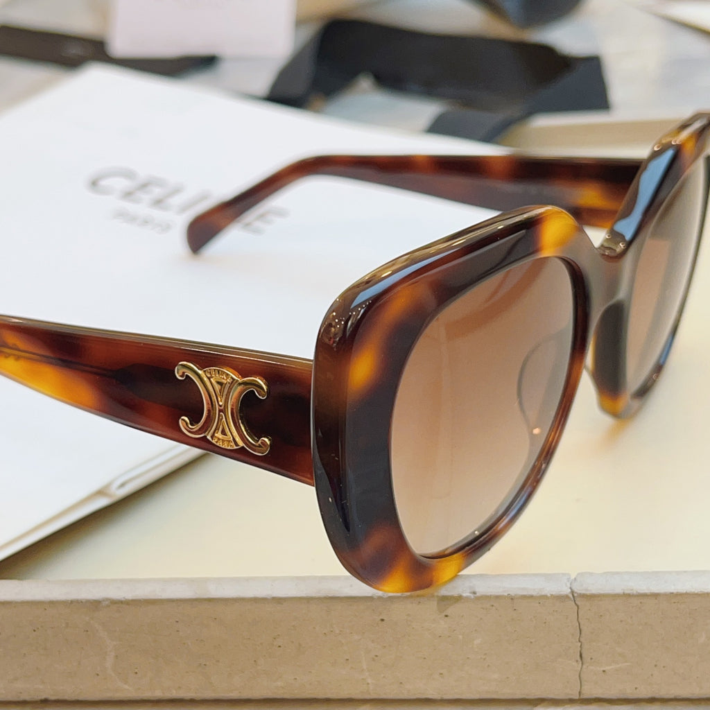 Celine CL40226U Fashion Black Lens Sunglasses for Men & Women - 382539 - detail image 9