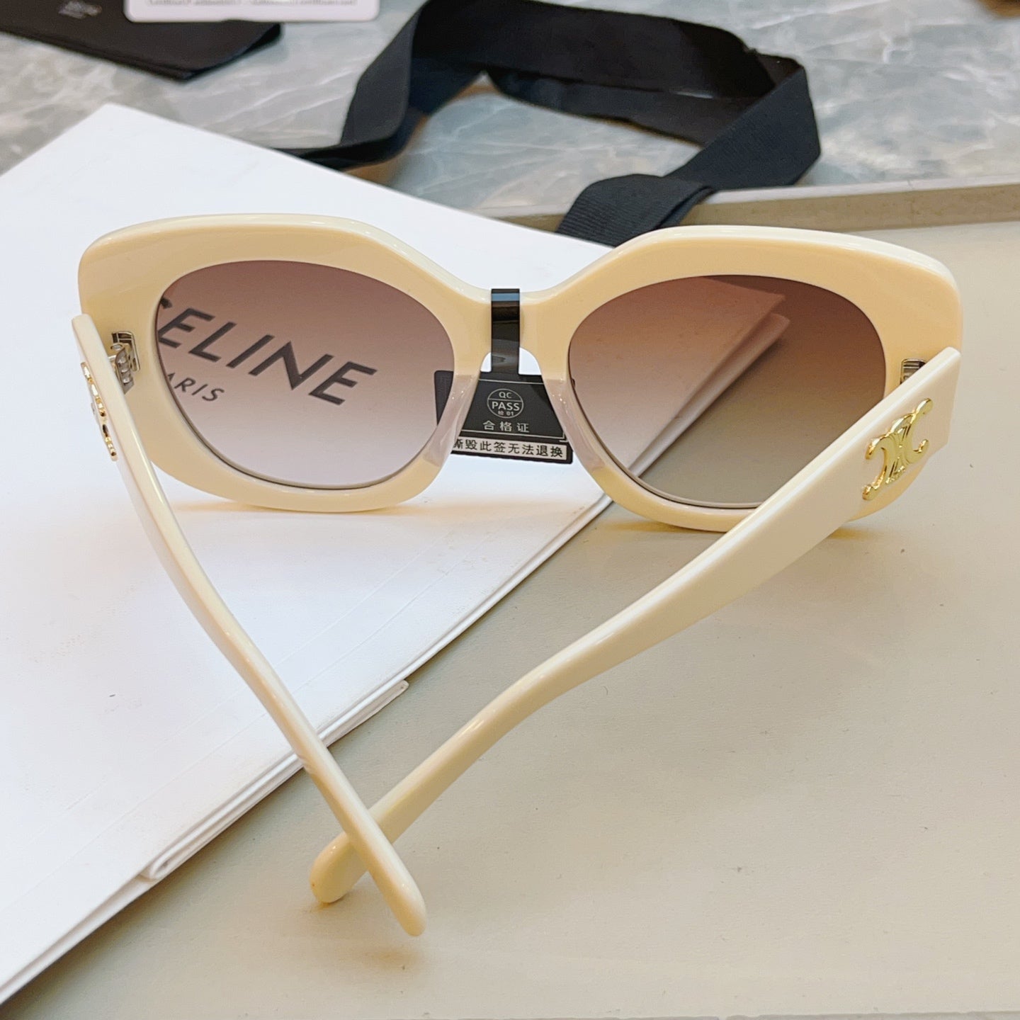 Celine CL40226U Fashion Red Lens Sunglasses for Men & Women - detail image 7