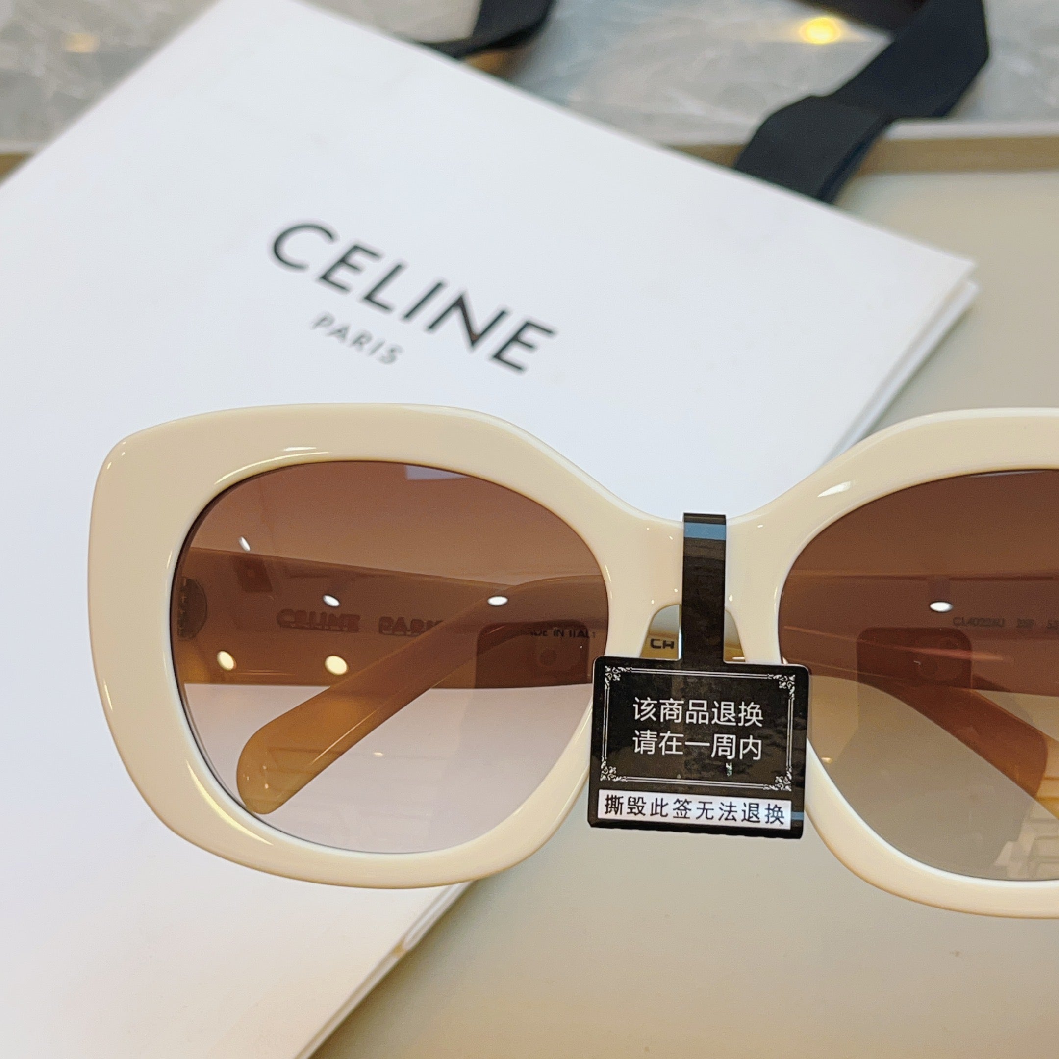Celine CL40226U Fashion Red Lens Sunglasses for Men & Women - detail image 4