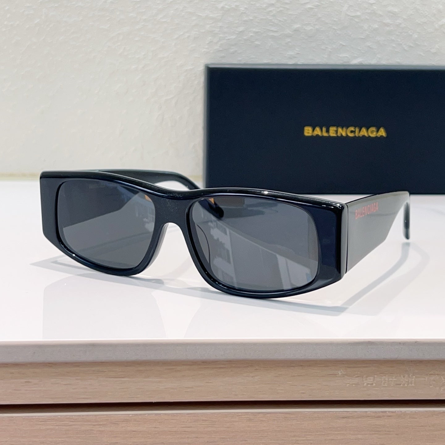 Balenciaga BB0100 Fashion Gray Lens Sunglasses for Men & Women - detail image 2