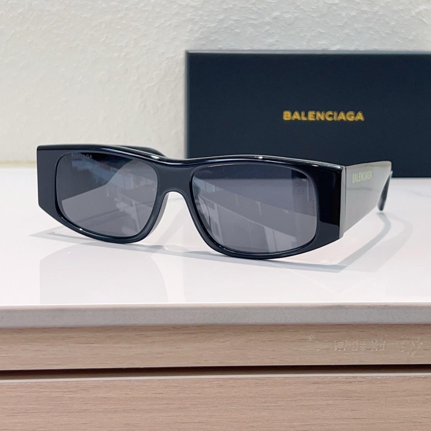 Balenciaga BB0100 Fashion Gray Lens Sunglasses for Men & Women - detail image 5