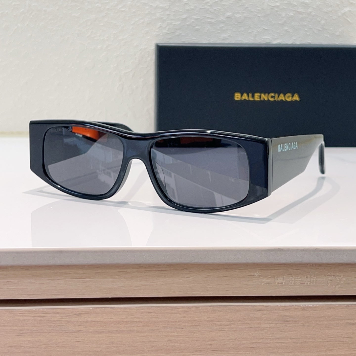 Balenciaga BB0100 Fashion Gray Lens Sunglasses for Men & Women - detail image 4