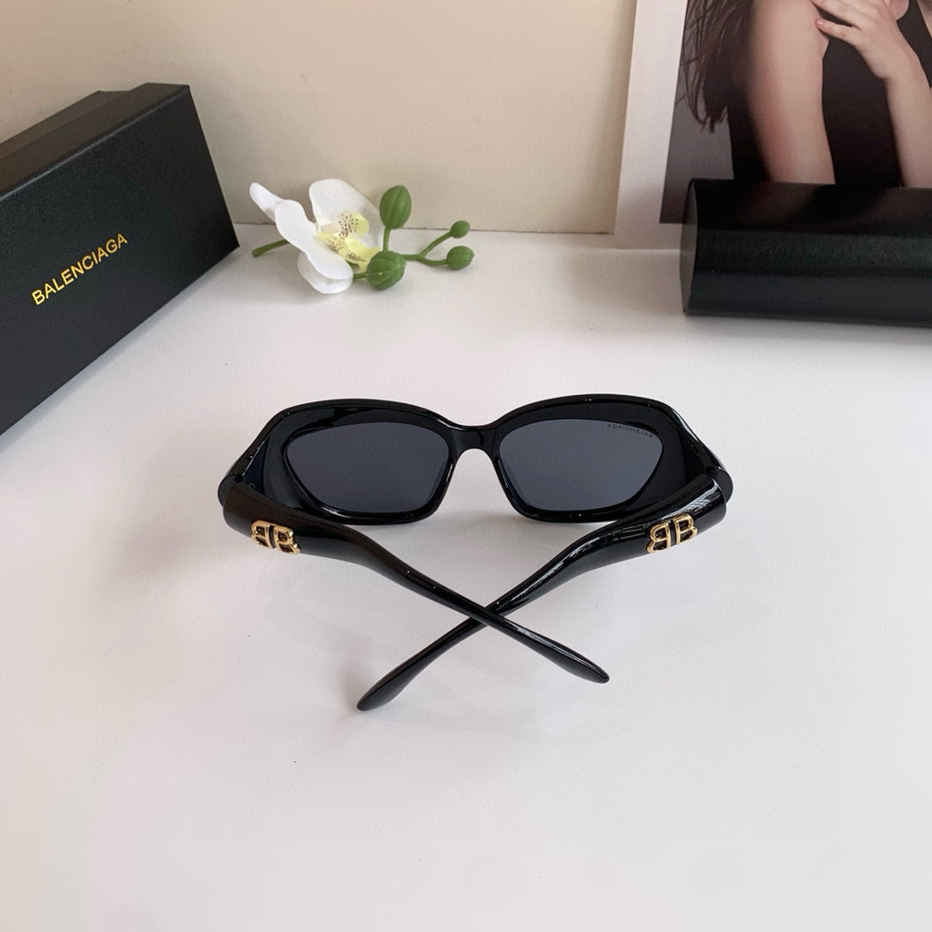 Balenciaga Square Black Lens Sunglasses for Men & Women - 432546 - detail image 4