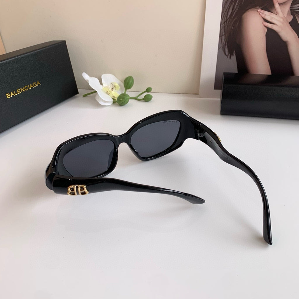 Balenciaga Square Black Lens Sunglasses for Men & Women - 432546 - detail image 3