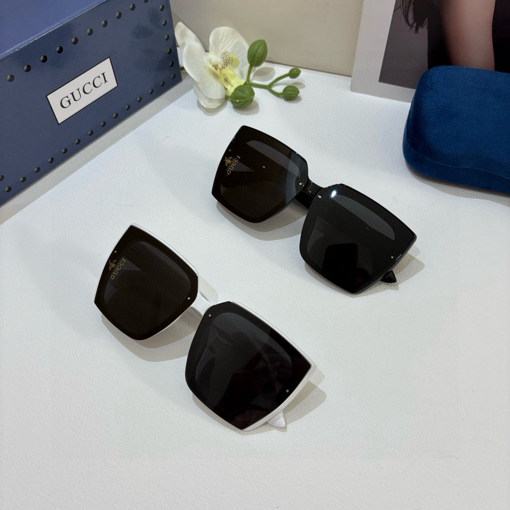 Gucci Oversized Silver Lens Sunglasses for Men & Women - 448764 - detail image 2
