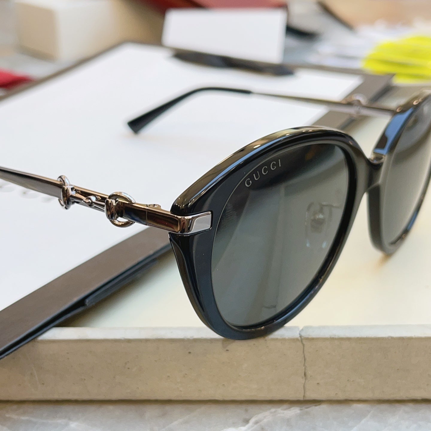 Gucci GG2056SA Fashion Black Lens Sunglasses for Men & Women - detail image 6