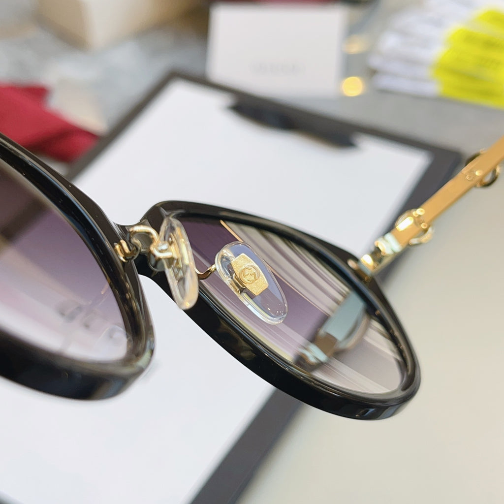 Gucci GG2056SA Fashion Gray Lens Sunglasses for Men & Women - detail image 8