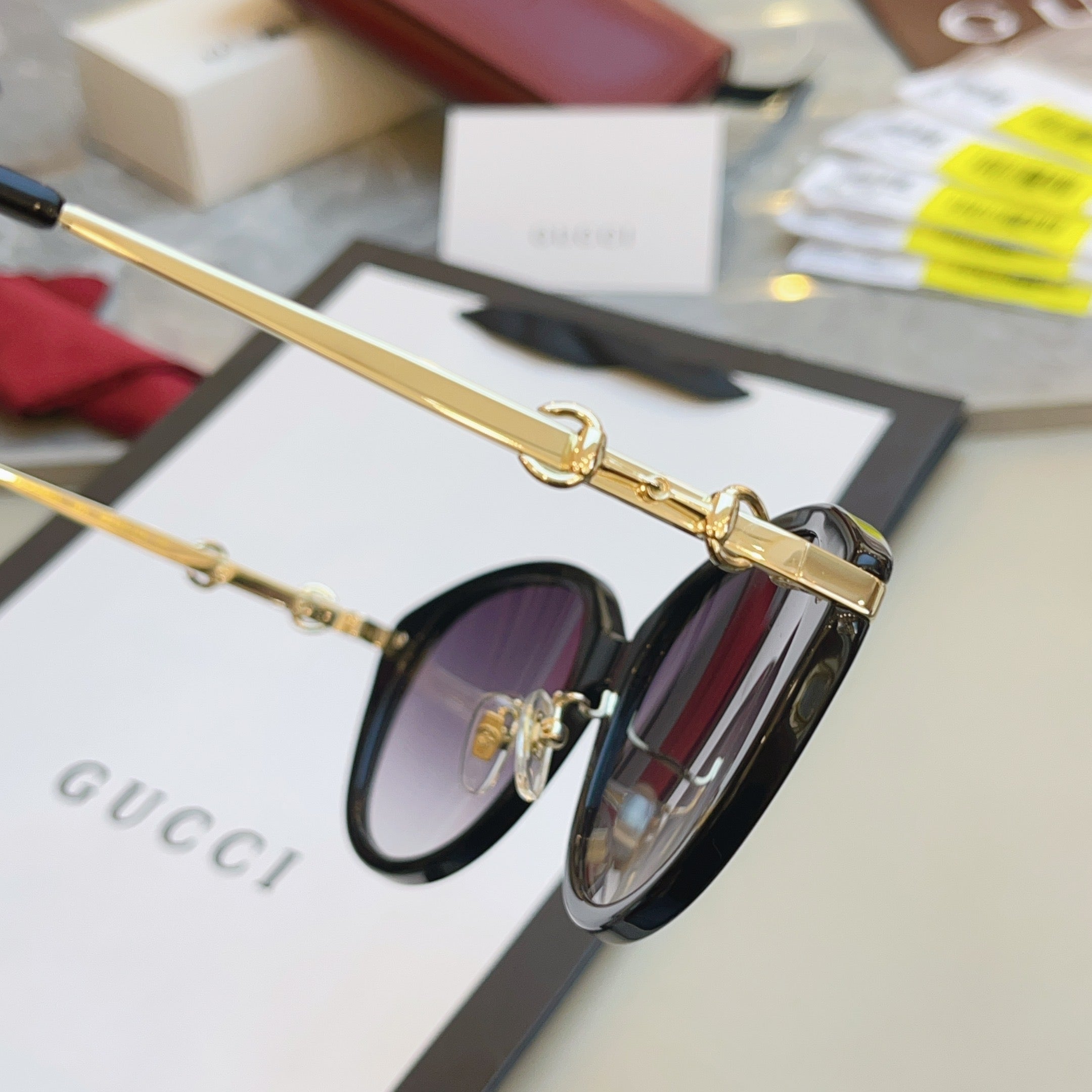 Gucci GG2056SA Fashion Gray Lens Sunglasses for Men & Women - detail image 7