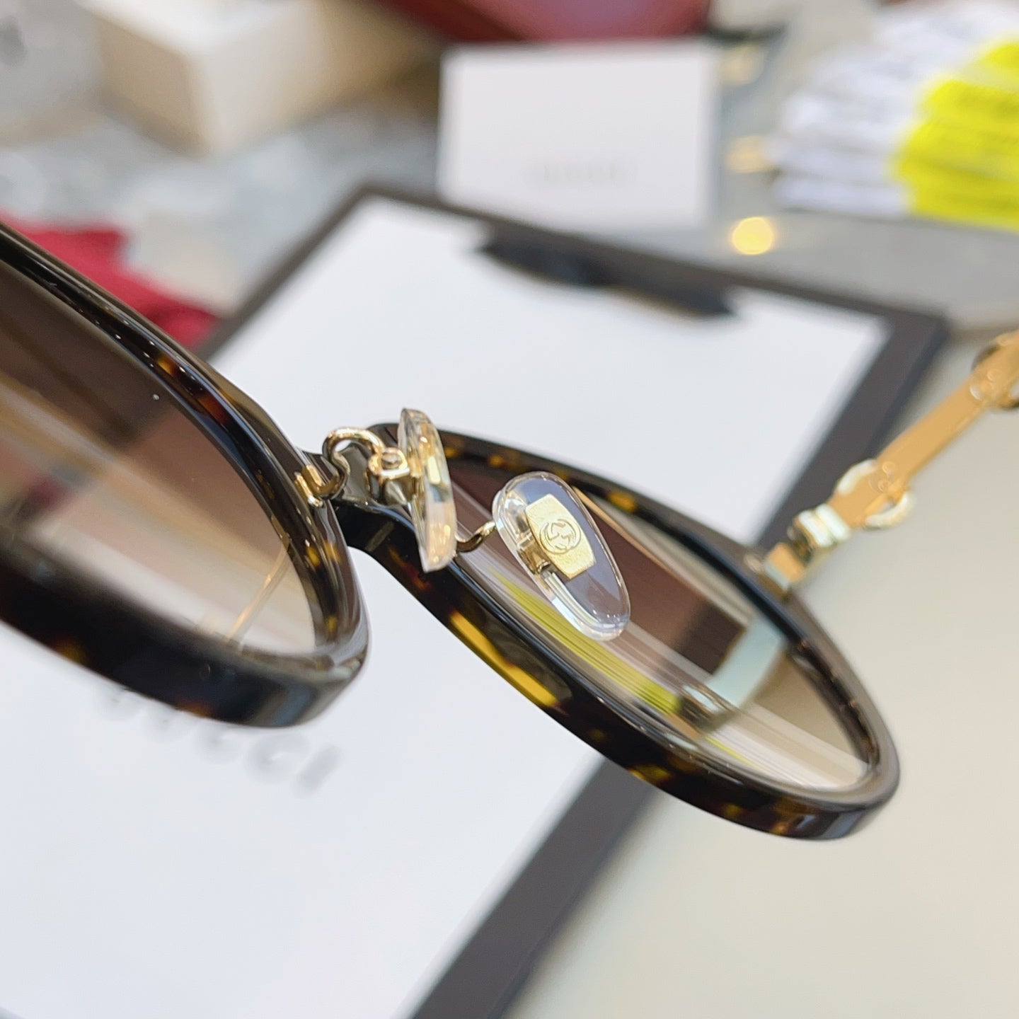 Gucci GG2056SA Fashion Brown Lens Sunglasses for Men & Women - detail image 8