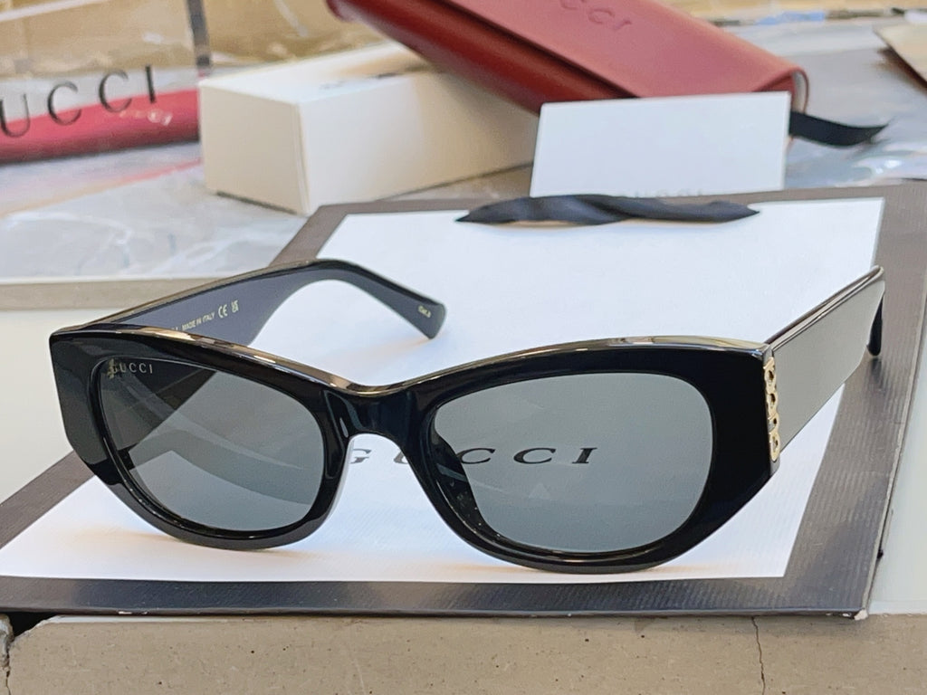 Gucci GG2044SA Fashion Black Lens Sunglasses for Men & Women - 431377 - detail image 4