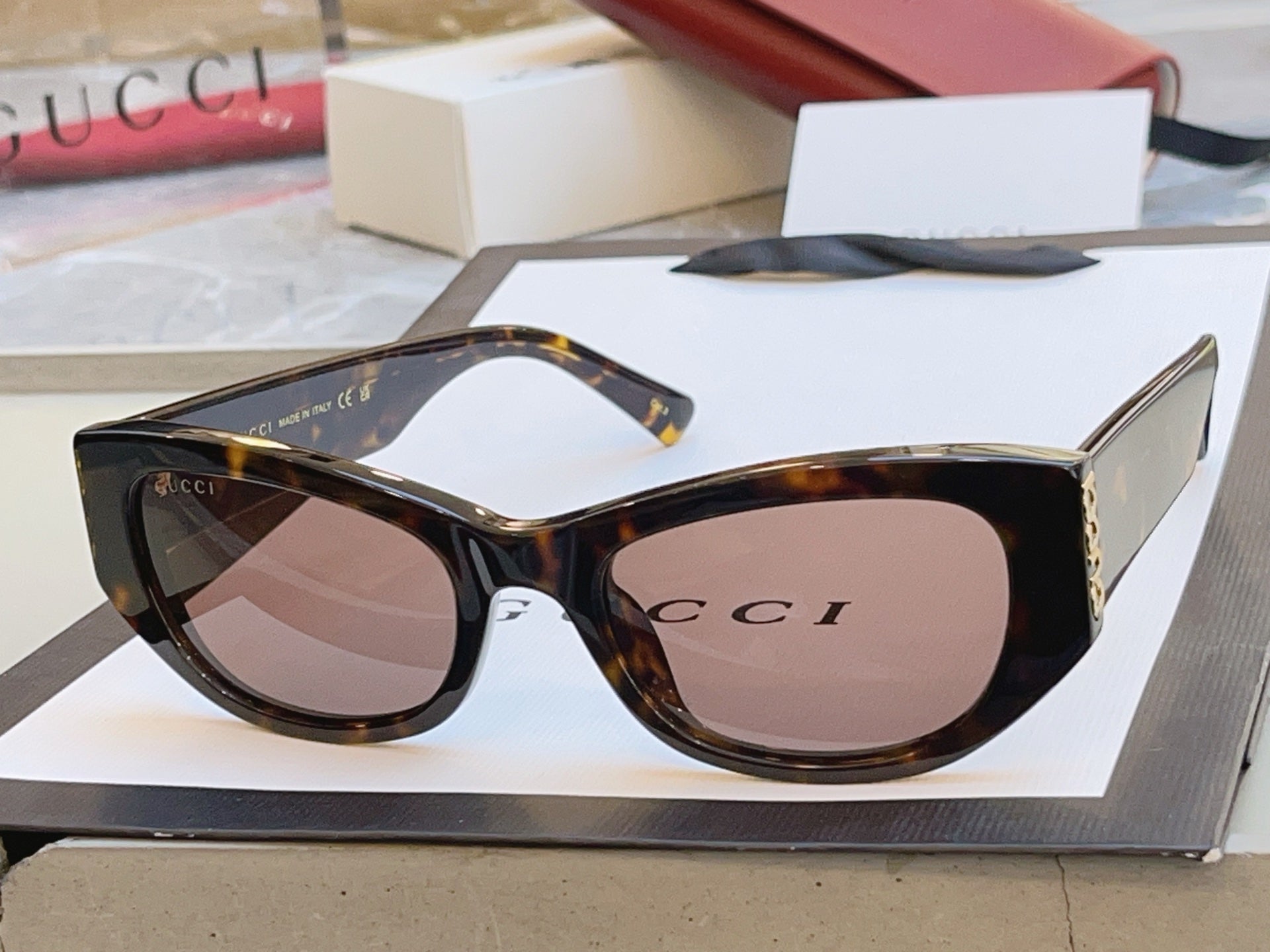 Gucci GG2044SA Fashion Black Lens Sunglasses for Men & Women - 431377 - detail image 5