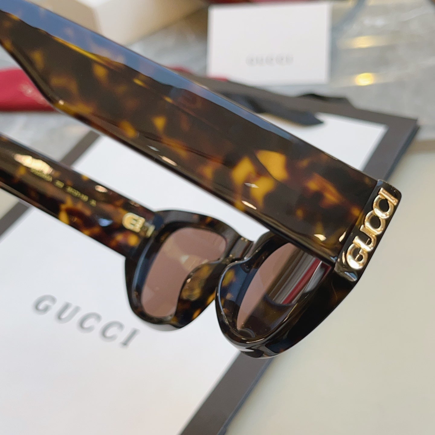 Gucci GG2044SA Fashion Black Lens Sunglasses for Men & Women - 431377 - detail image 7