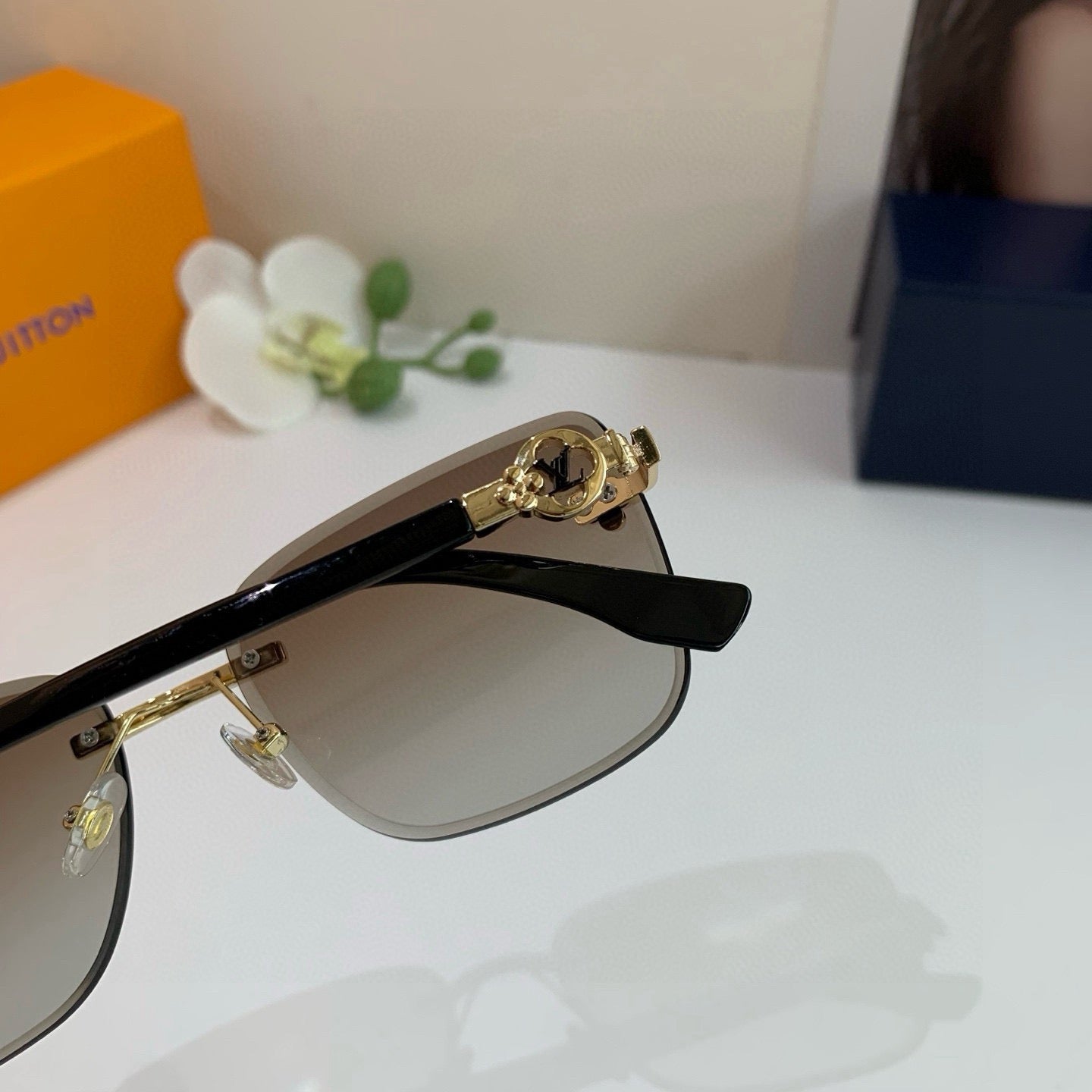 Louis Vuitton Square Brown Lens Sunglasses for Men & Women - 493038