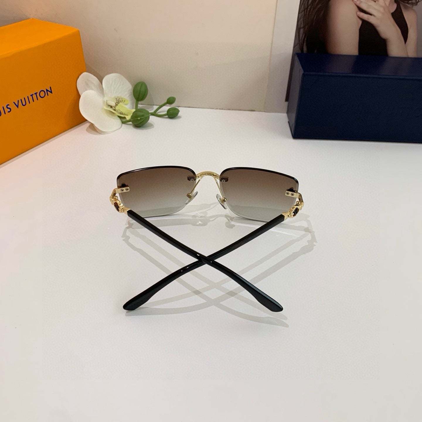 Louis Vuitton Square Brown Lens Sunglasses for Men & Women - 493038 - detail image 2