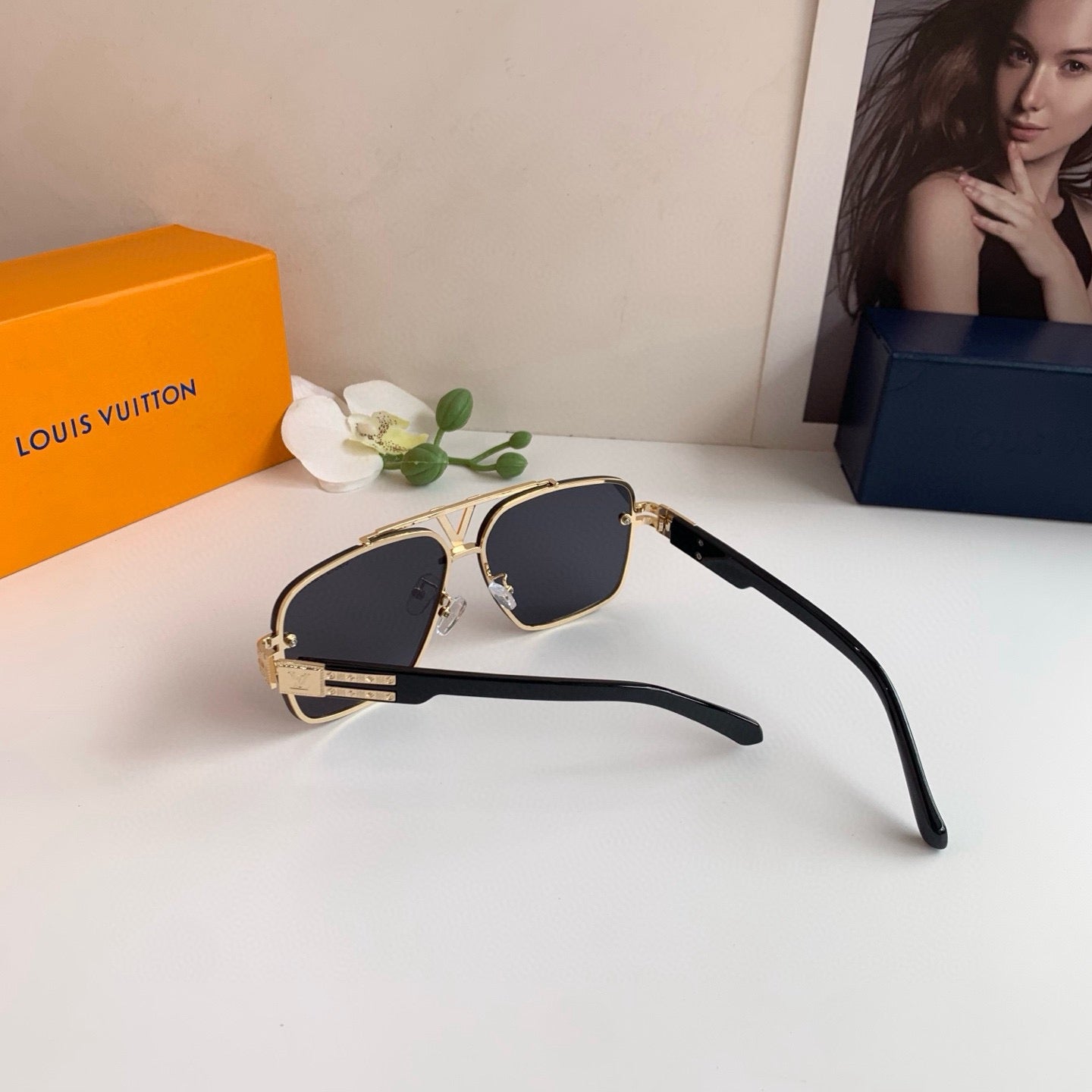 Louis Vuitton Metal Square Silver Lens Sunglasses for Men & Women - 486207 - detail image 2