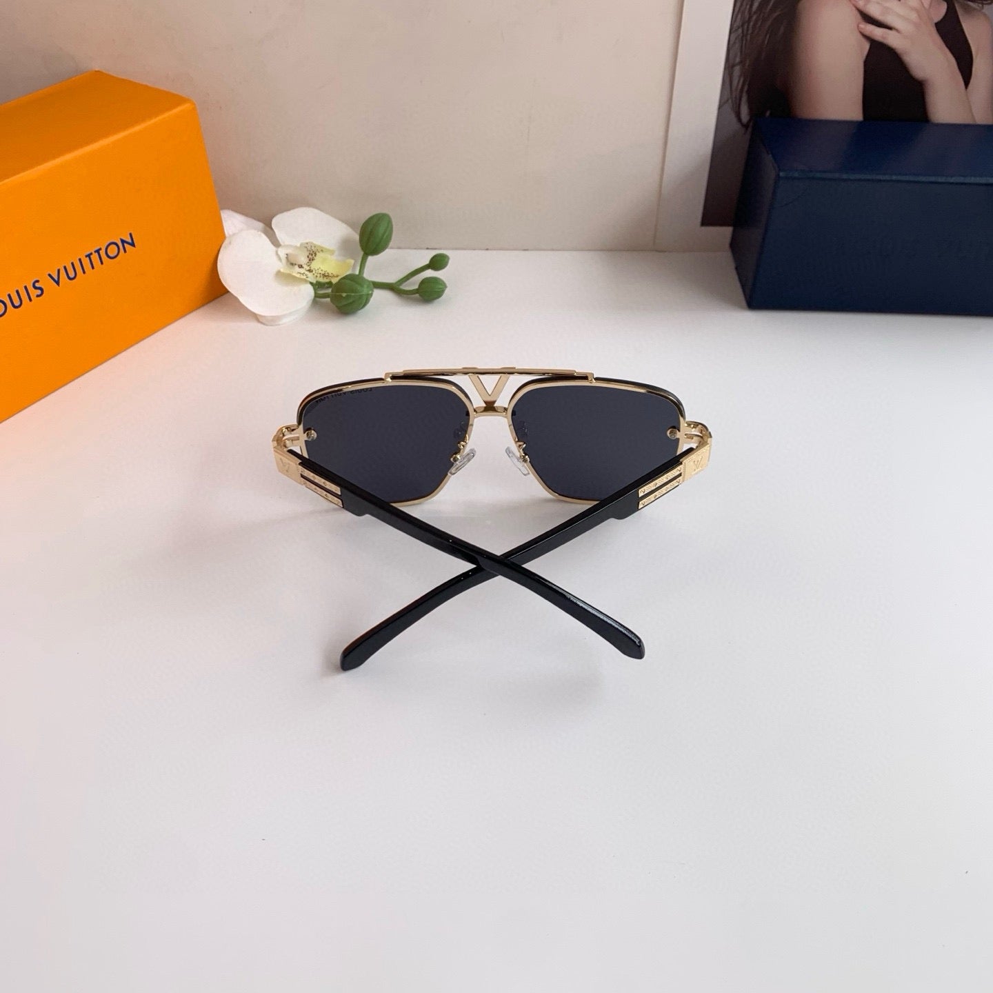 Louis Vuitton Metal Square Silver Lens Sunglasses for Men & Women - 486207 - detail image 3