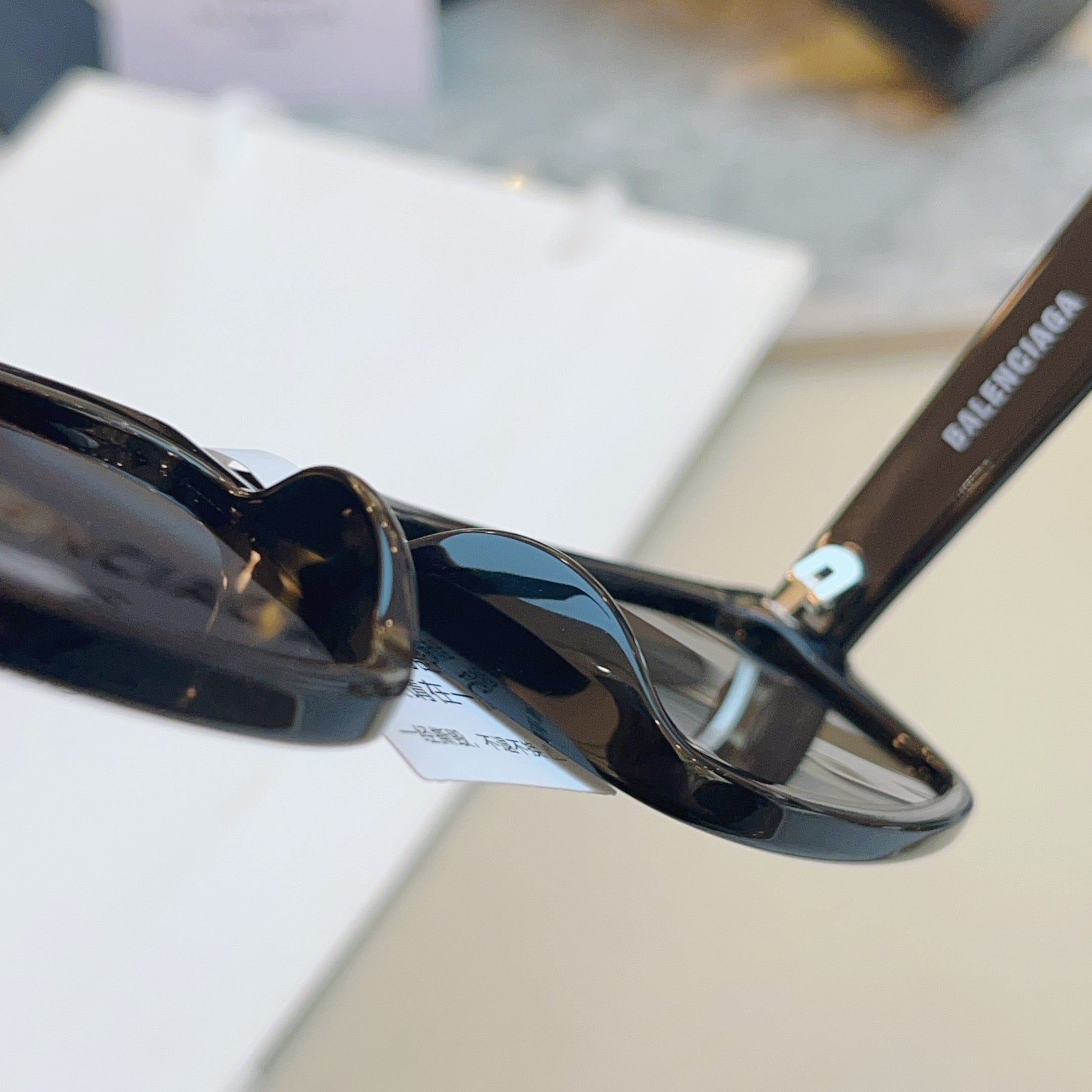 Balenciaga BB0424SK Fashion Black Lens Sunglasses for Men & Women - 416146 - detail image 8
