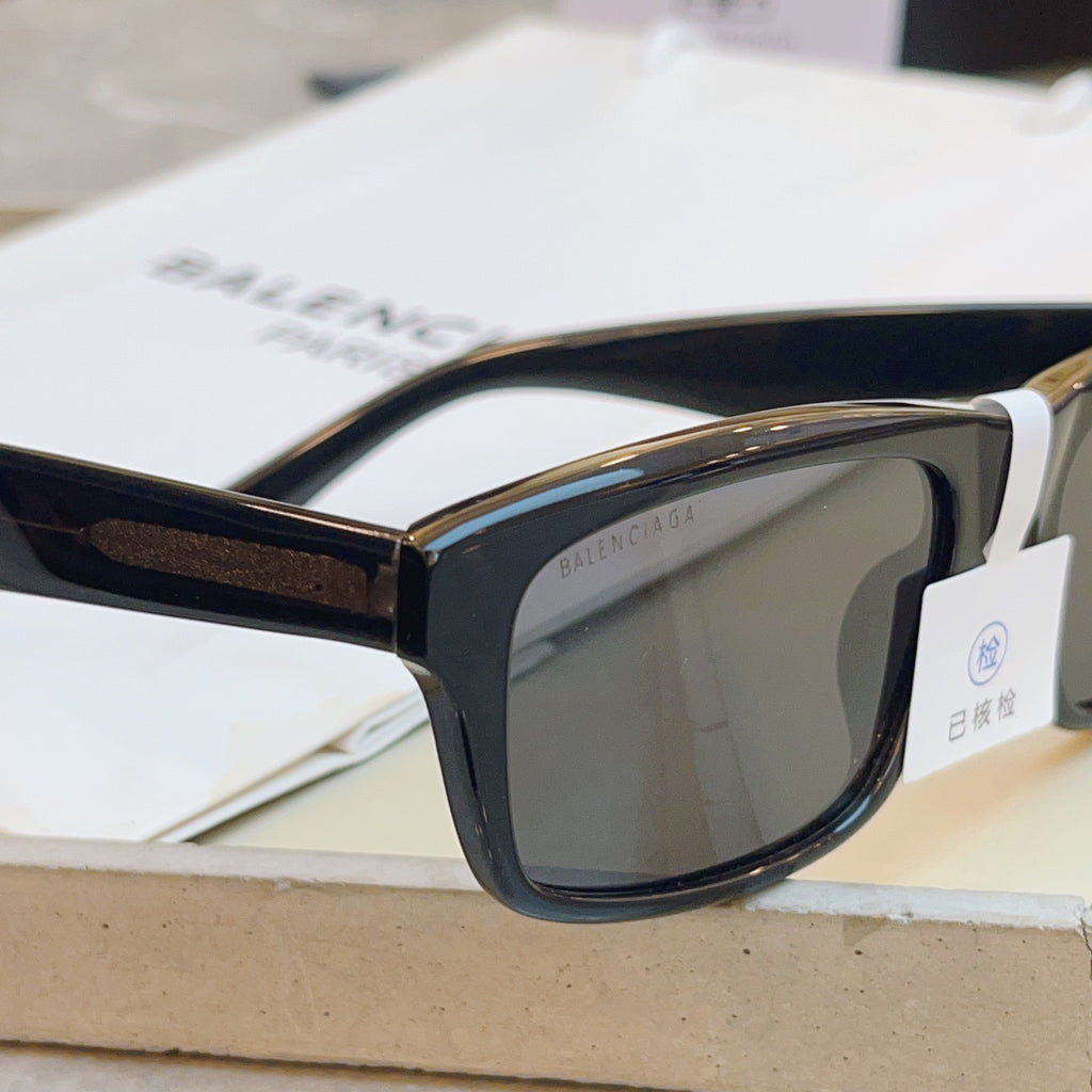 Balenciaga BB0424SK Fashion Black Lens Sunglasses for Men & Women - 416146 - detail image 7