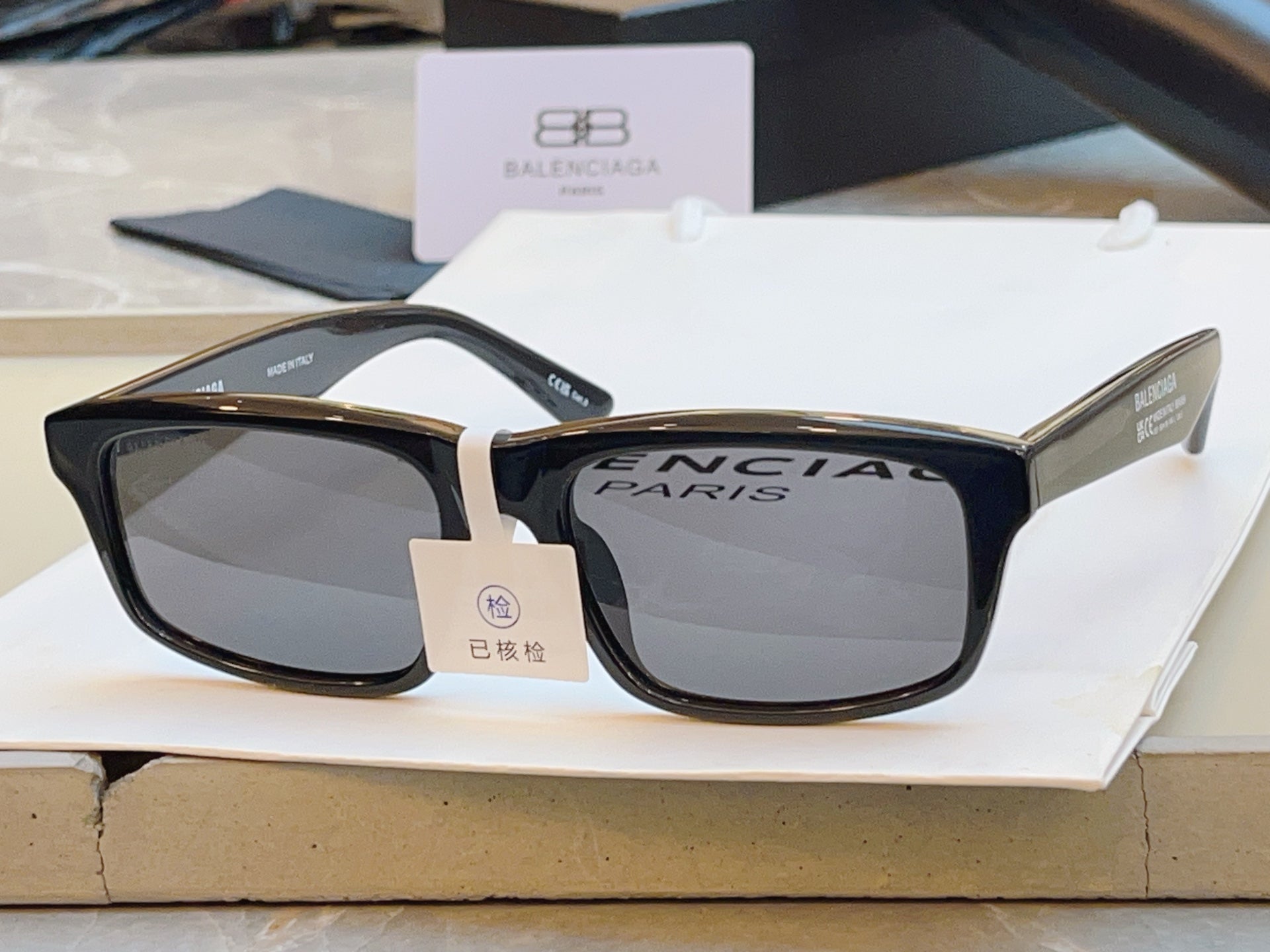 Balenciaga BB0424SK Fashion Black Lens Sunglasses for Men & Women - 416146 - detail image 2
