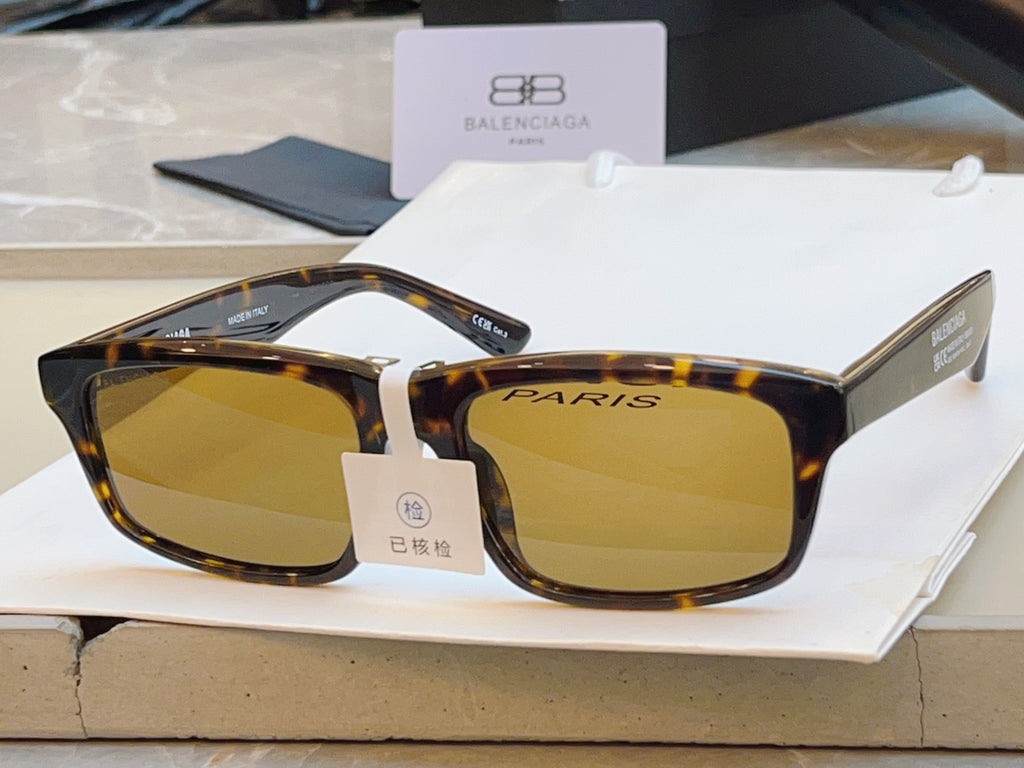 Balenciaga BB0424SK Fashion Black Lens Sunglasses for Men & Women - detail image 2