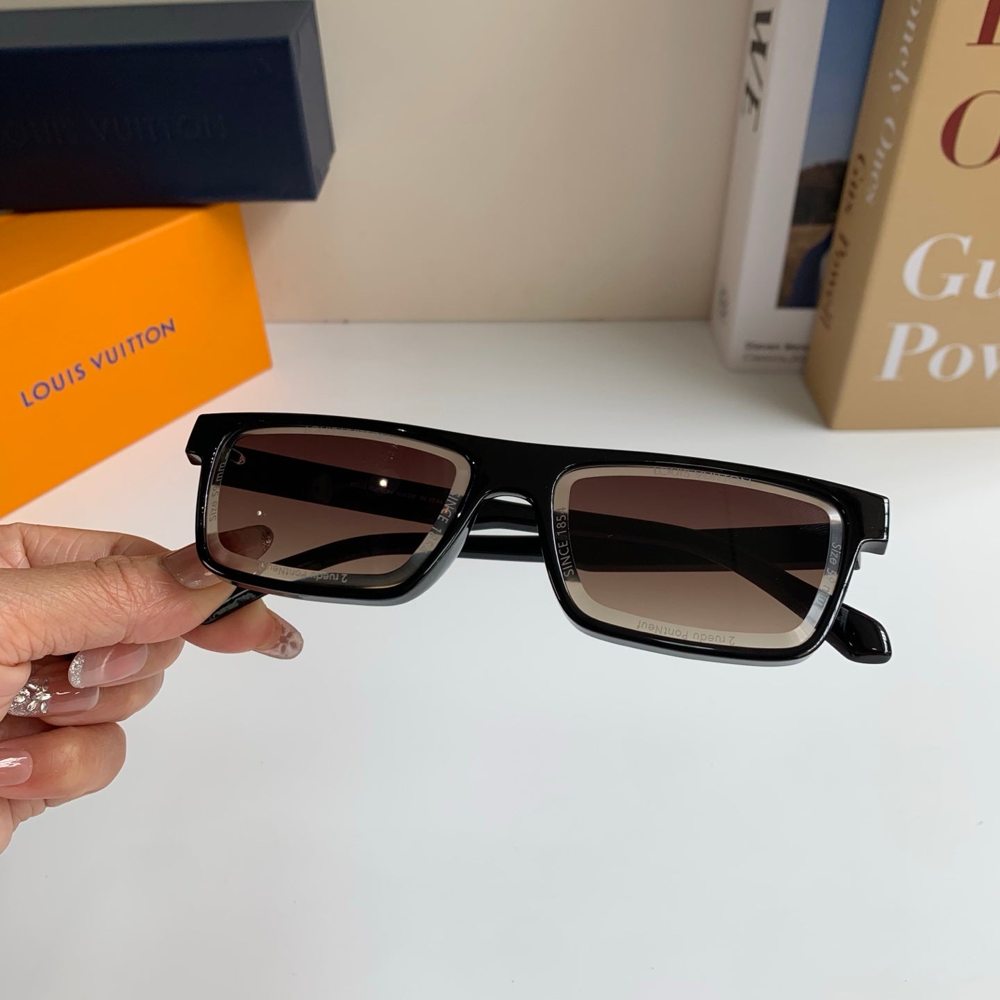 Louis Vuitton Square Gray Lens Sunglasses for Men & Women - 464765 - detail image 4