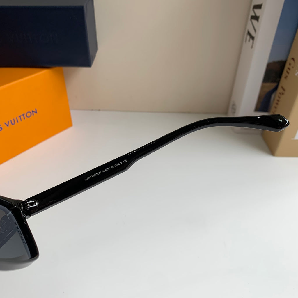 Louis Vuitton Square Gray Lens Sunglasses for Men & Women - 464766 - detail image 8
