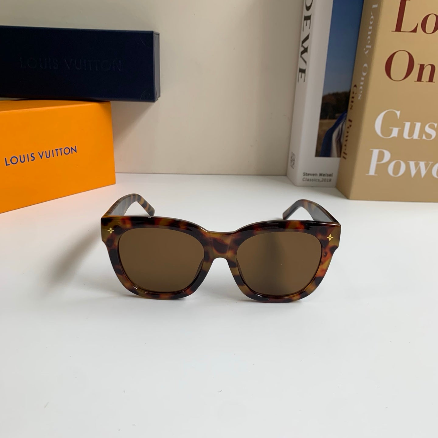 Louis Vuitton Square Black Lens Sunglasses for Men & Women - 486203 - detail image 3