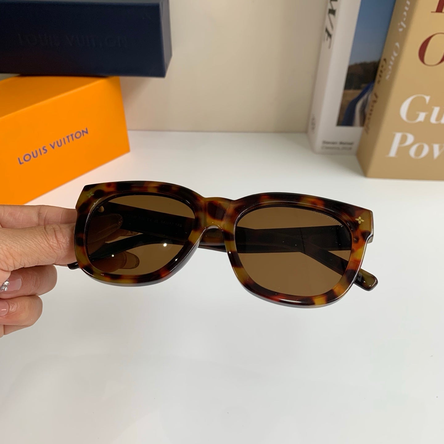 Louis Vuitton Square Black Lens Sunglasses for Men & Women - 486203 - detail image 4