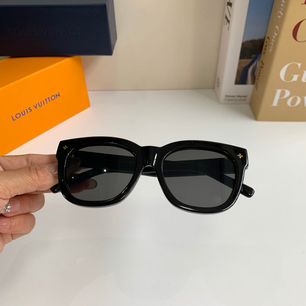 Louis Vuitton Square Black Lens Sunglasses for Men & Women - 486204 - detail image 5