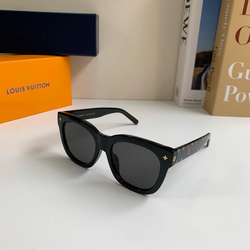 Louis Vuitton Square Black Lens Sunglasses for Men & Women - 486204 - detail image 2