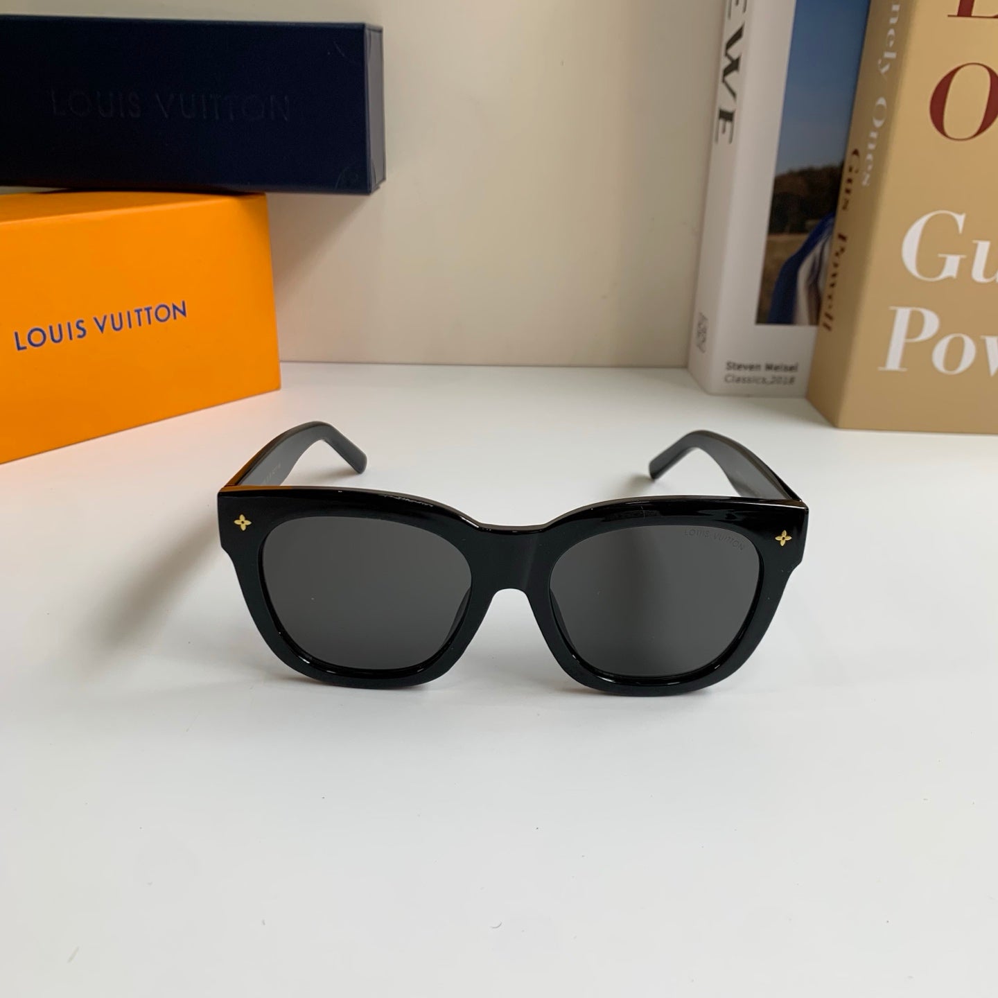 Louis Vuitton Square Black Lens Sunglasses for Men & Women - 486204 - detail image 3