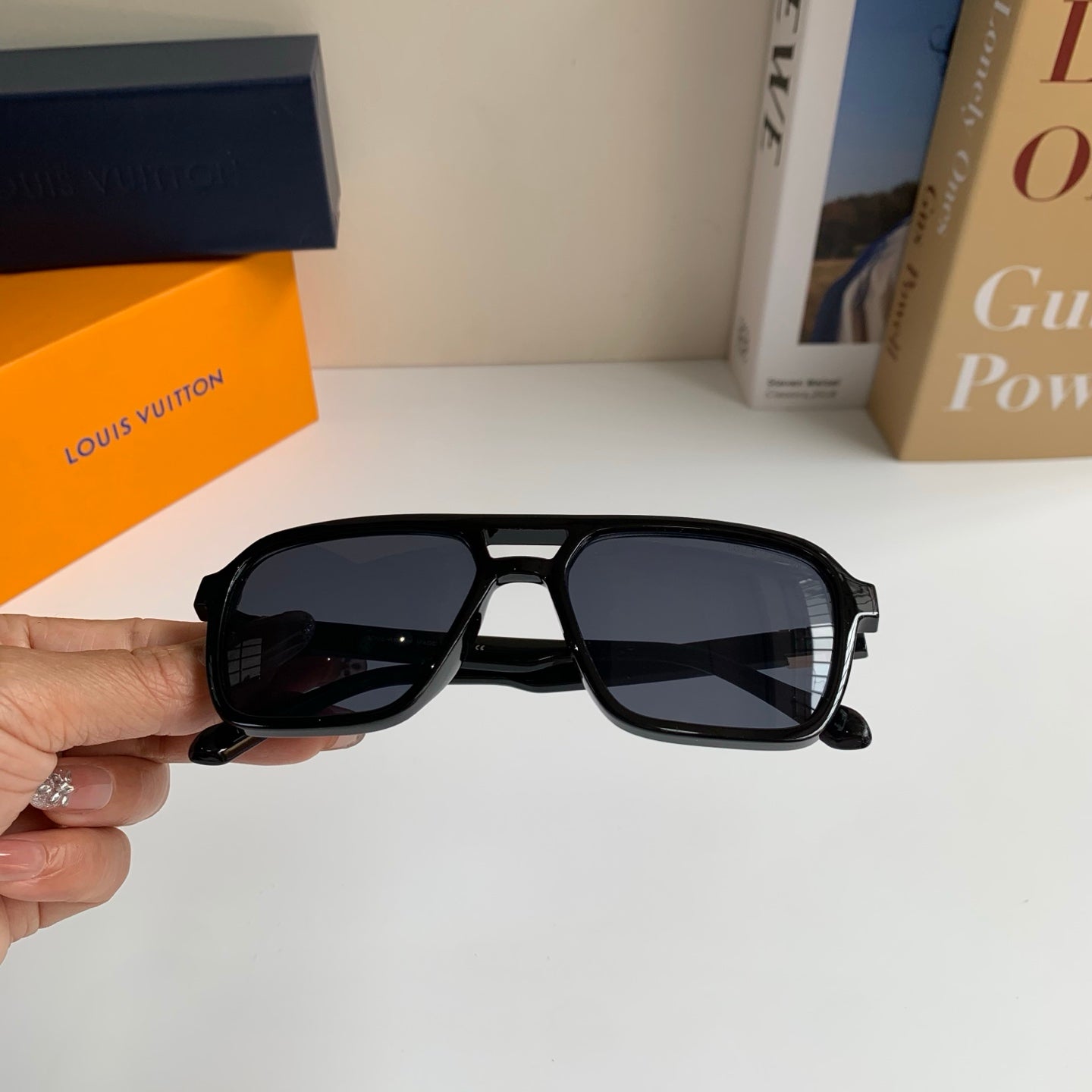 Louis Vuitton Square Black Lens Sunglasses for Men & Women - 486150 - detail image 4
