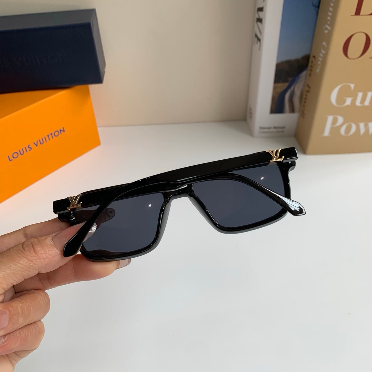 Louis Vuitton Square Black Lens Sunglasses for Men & Women - 486150 - detail image 7