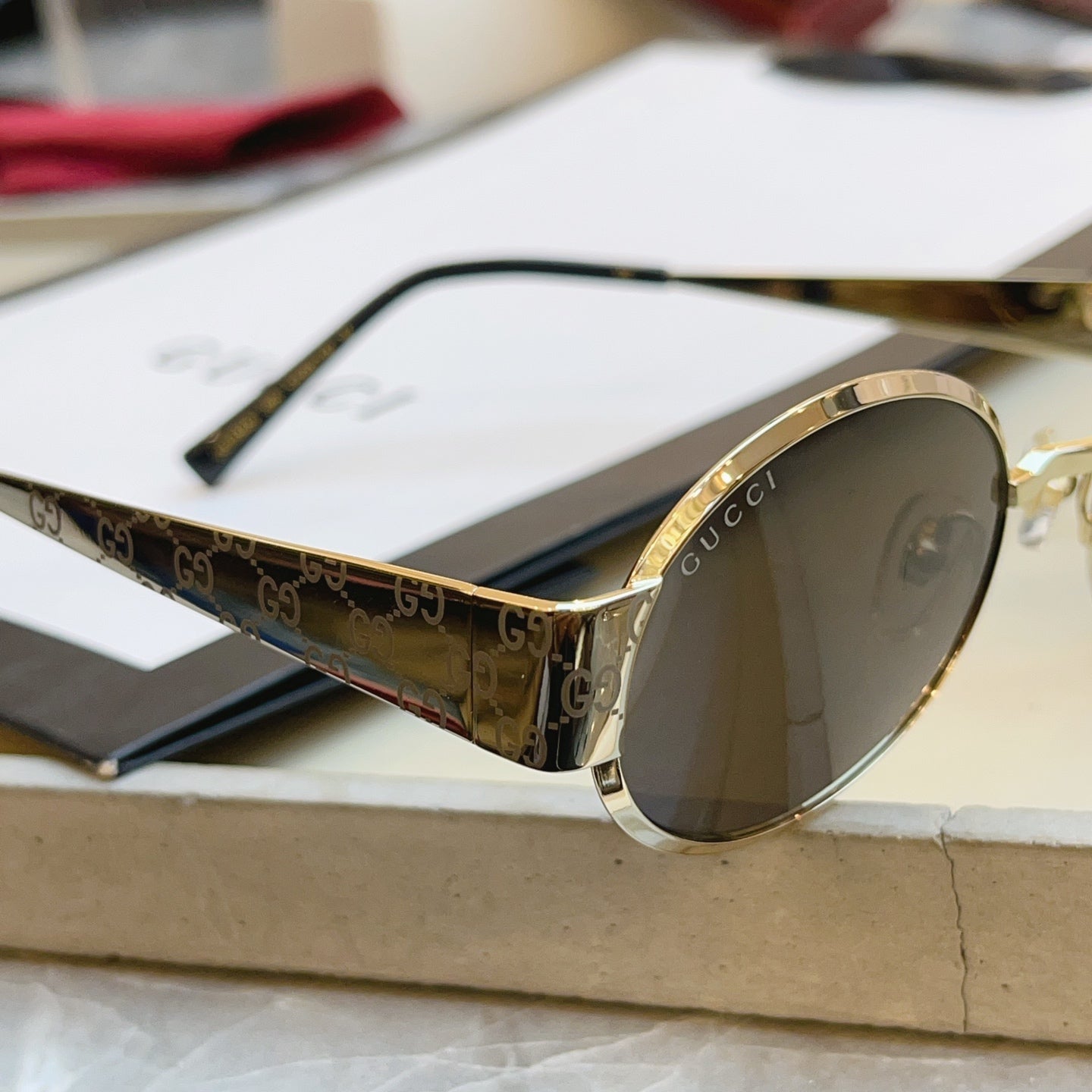 Gucci GG1854S Fashion Black Lens Sunglasses for Men & Women - detail image 9
