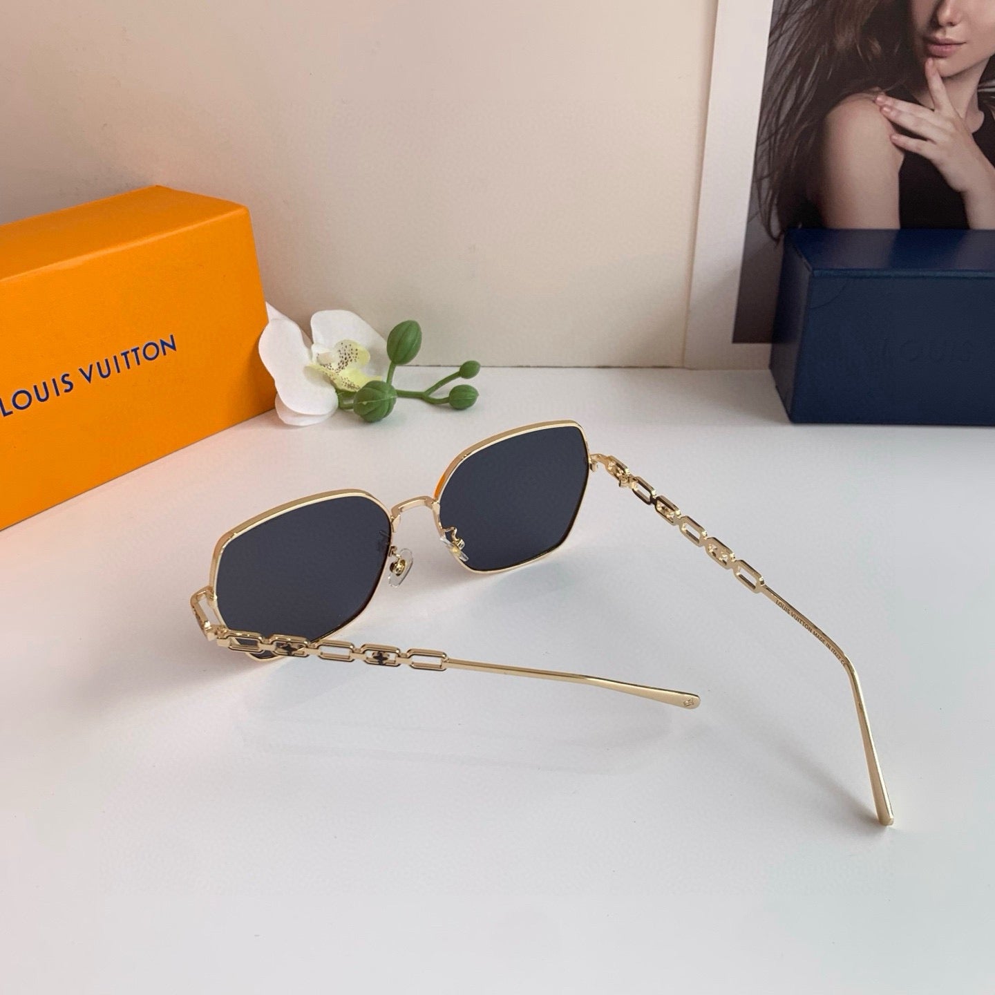 Louis Vuitton Square Silver Lens Sunglasses for Men & Women - 431222 - detail image 2