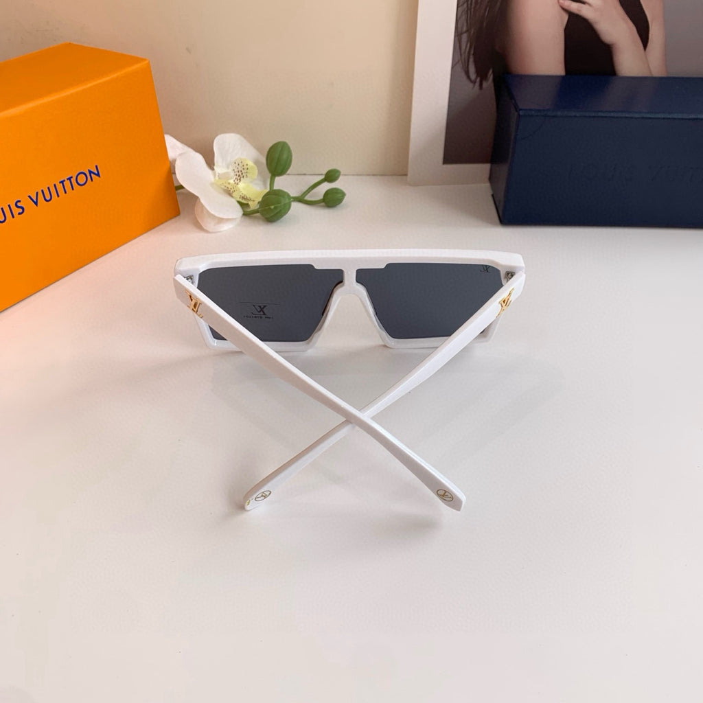 Louis Vuitton Square Black Lens Sunglasses for Men & Women - 431104 - detail image 4