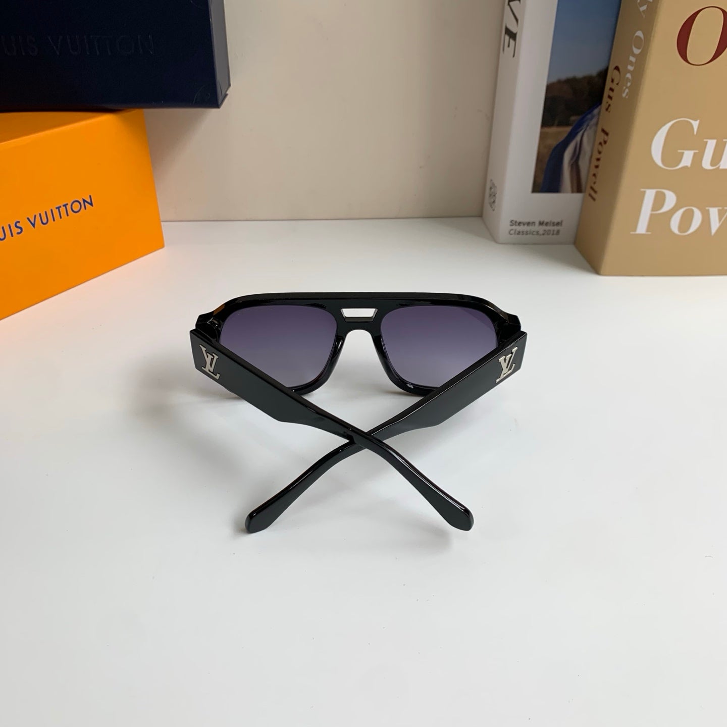 Louis Vuitton Square Black Lens Sunglasses for Men & Women - 431107 - detail image 8