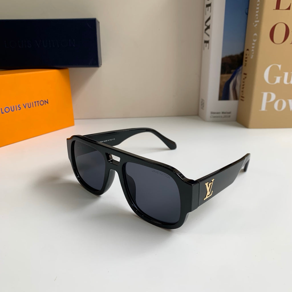 Louis Vuitton Square Black Lens Sunglasses for Men & Women - 431109 - detail image 2