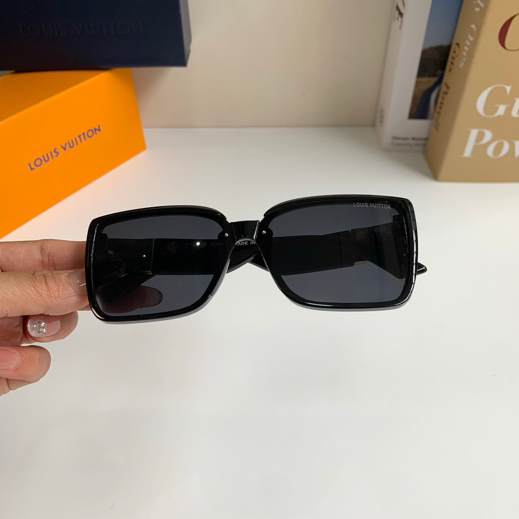 Louis Vuitton Fashion Black Lens Sunglasses for Men & Women - 448531 - detail image 4
