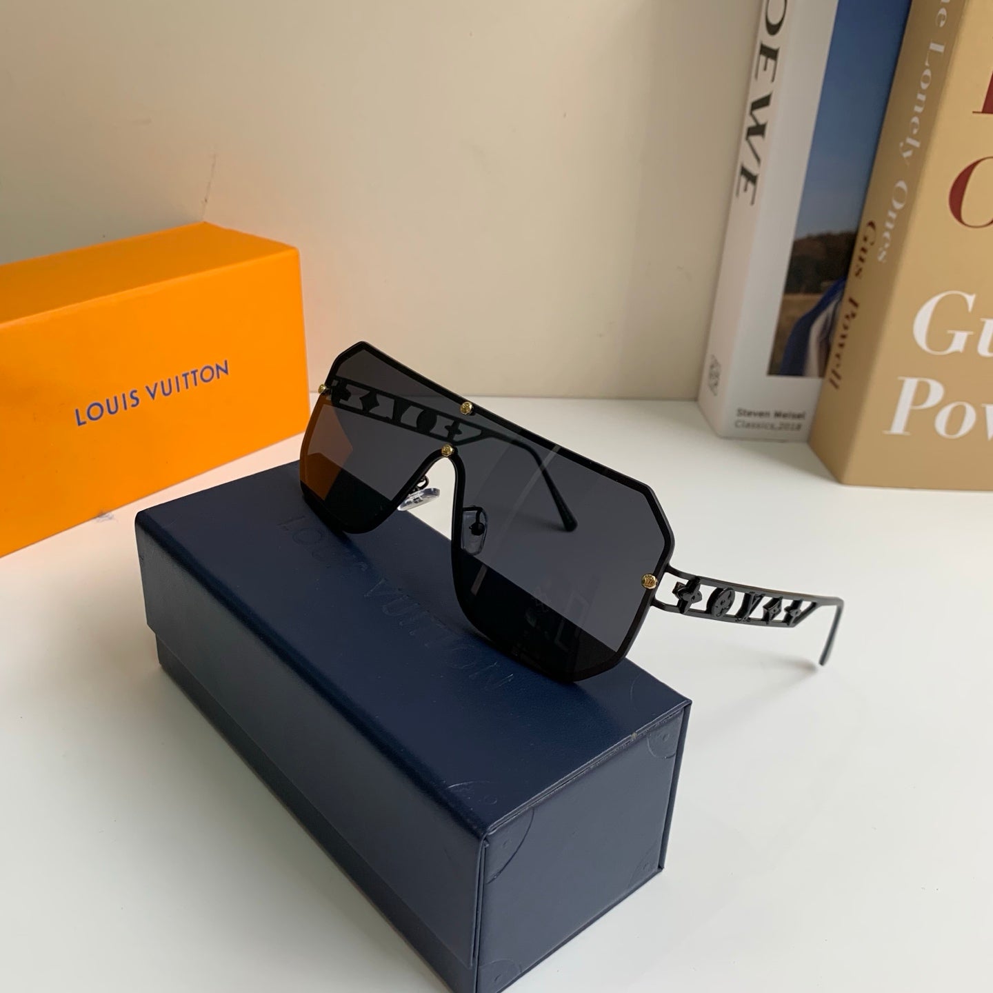 Louis Vuitton Square Black Lens Sunglasses for Men & Women - 464756 - detail image 5
