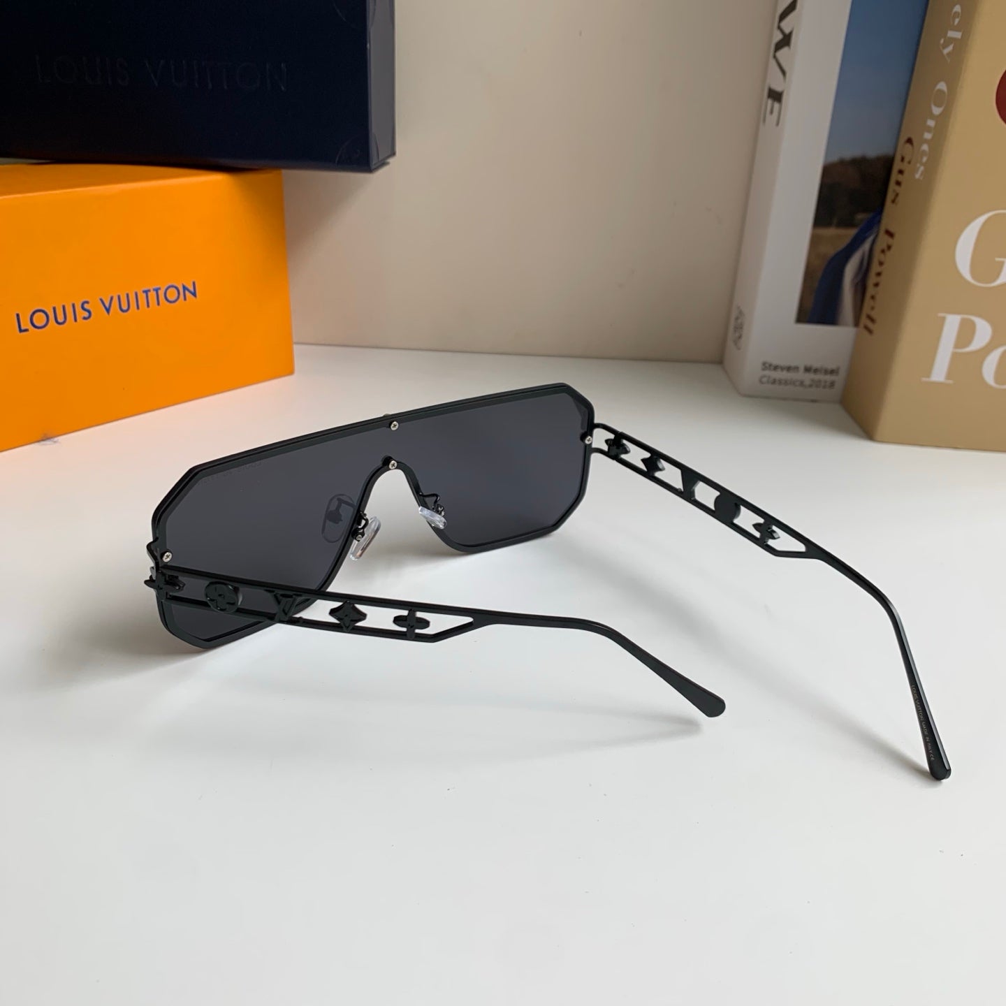 Louis Vuitton Square Black Lens Sunglasses for Men & Women - 464756 - detail image 6