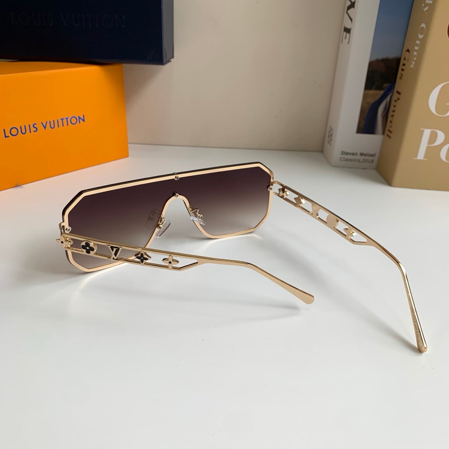 Louis Vuitton Square Red Lens Sunglasses for Men & Women - 464757 - detail image 8