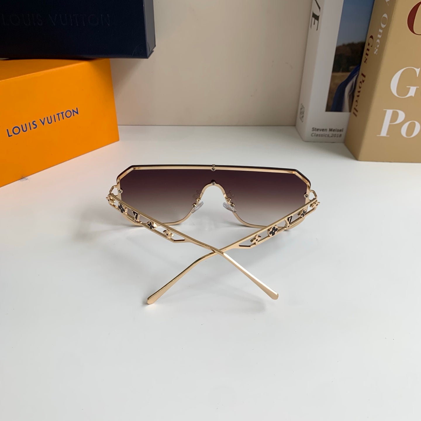 Louis Vuitton Square Red Lens Sunglasses for Men & Women - 464757 - detail image 6