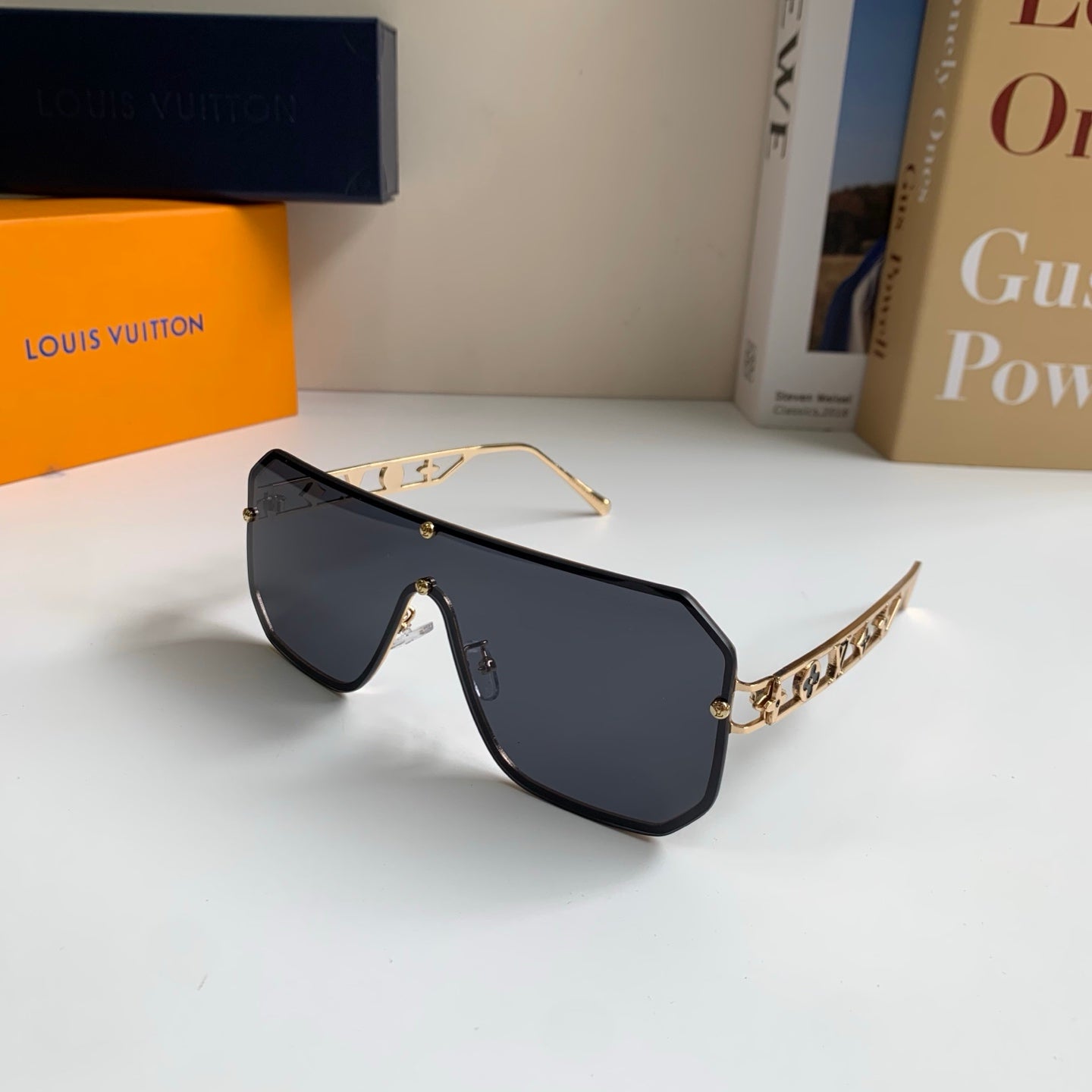 Louis Vuitton Square Black Lens Sunglasses for Men & Women - 464760 - detail image 2