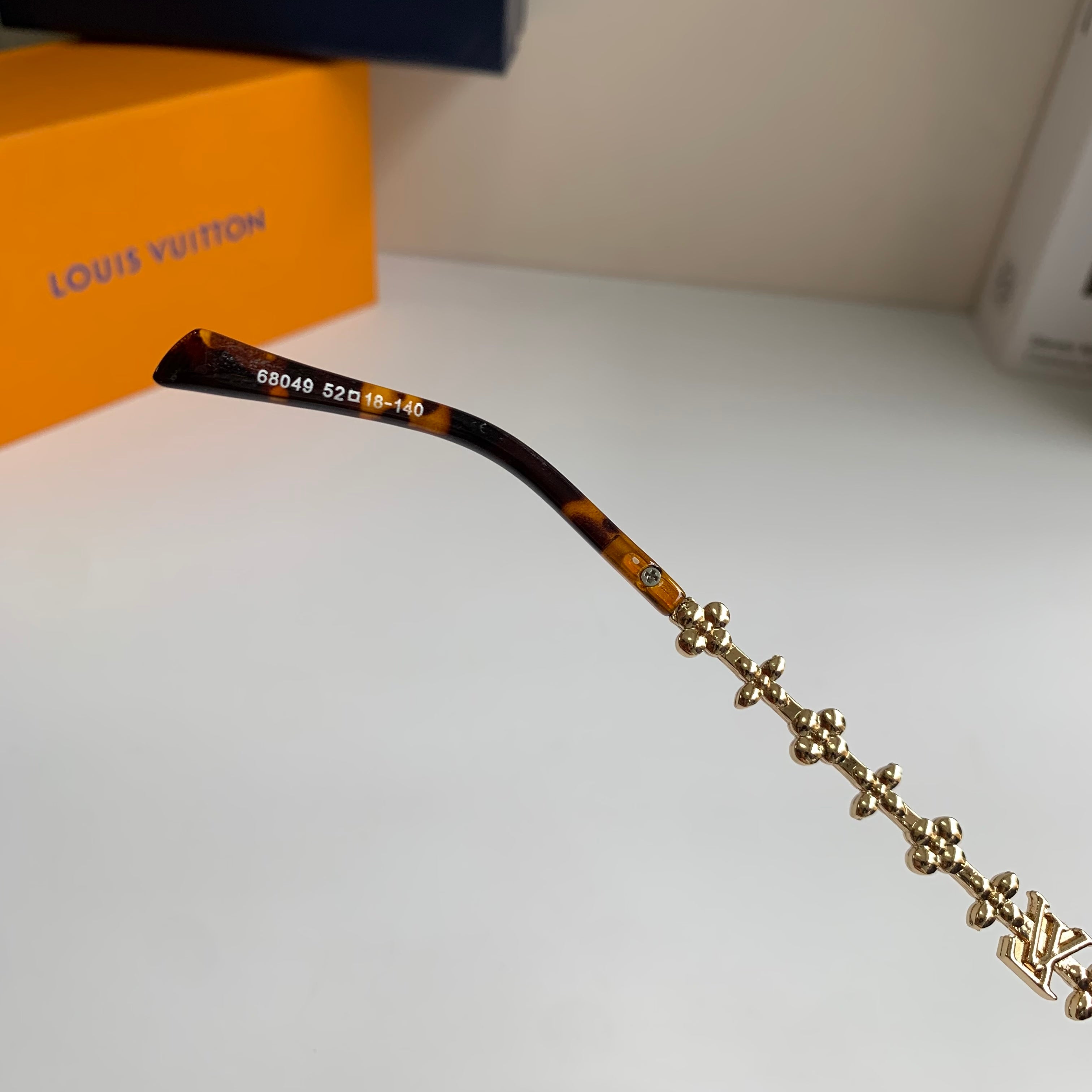 Louis Vuitton Square Silver Lens Sunglasses for Men & Women - 464629 - detail image 5