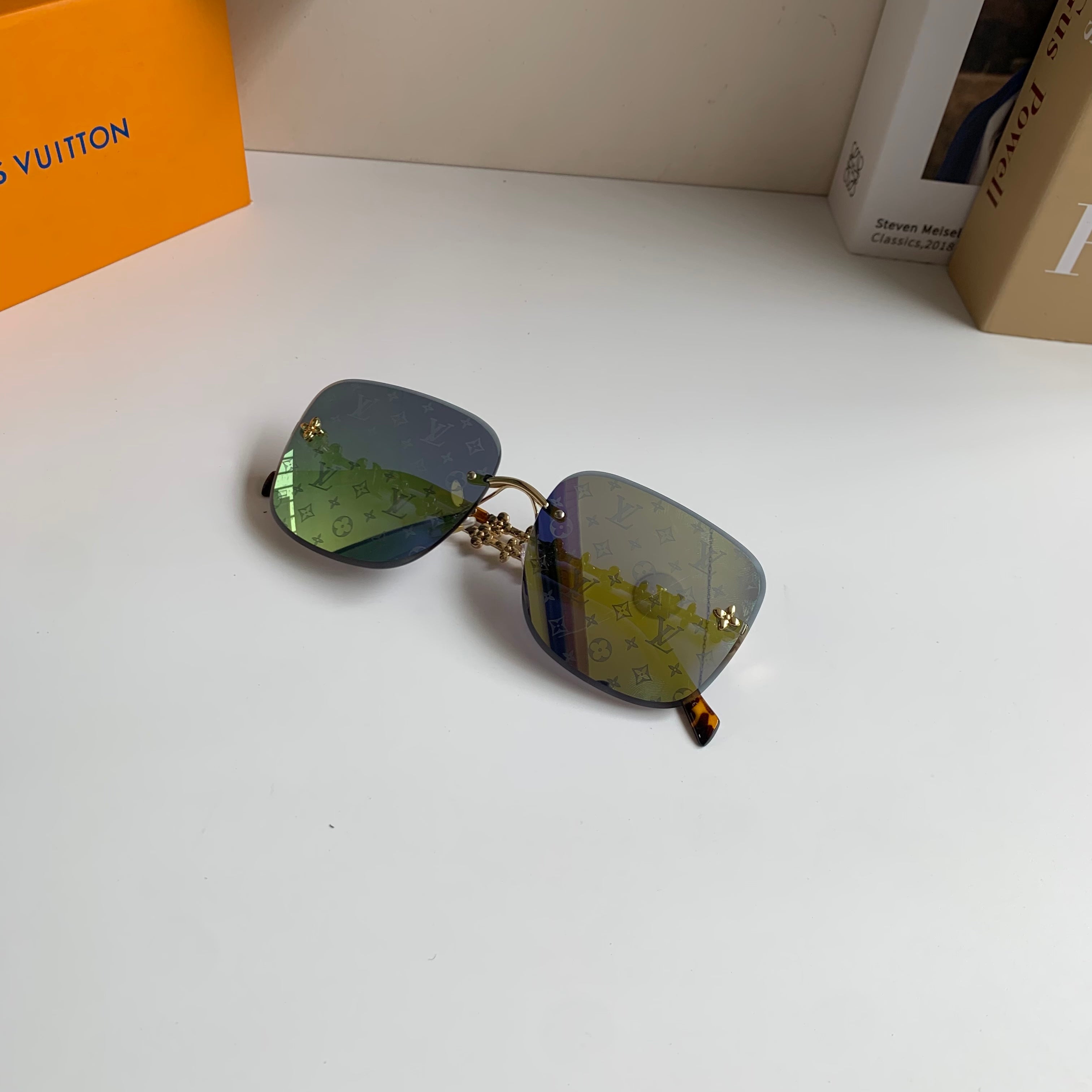 Louis Vuitton Square Silver Lens Sunglasses for Men & Women - 464629 - detail image 8
