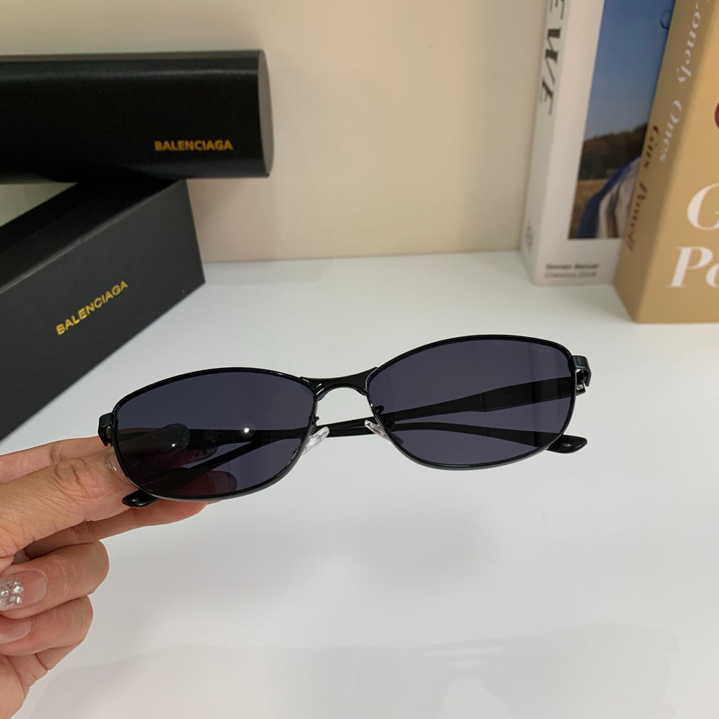 Balenciaga Fashion Silver Lens Sunglasses for Men & Women - detail image 3