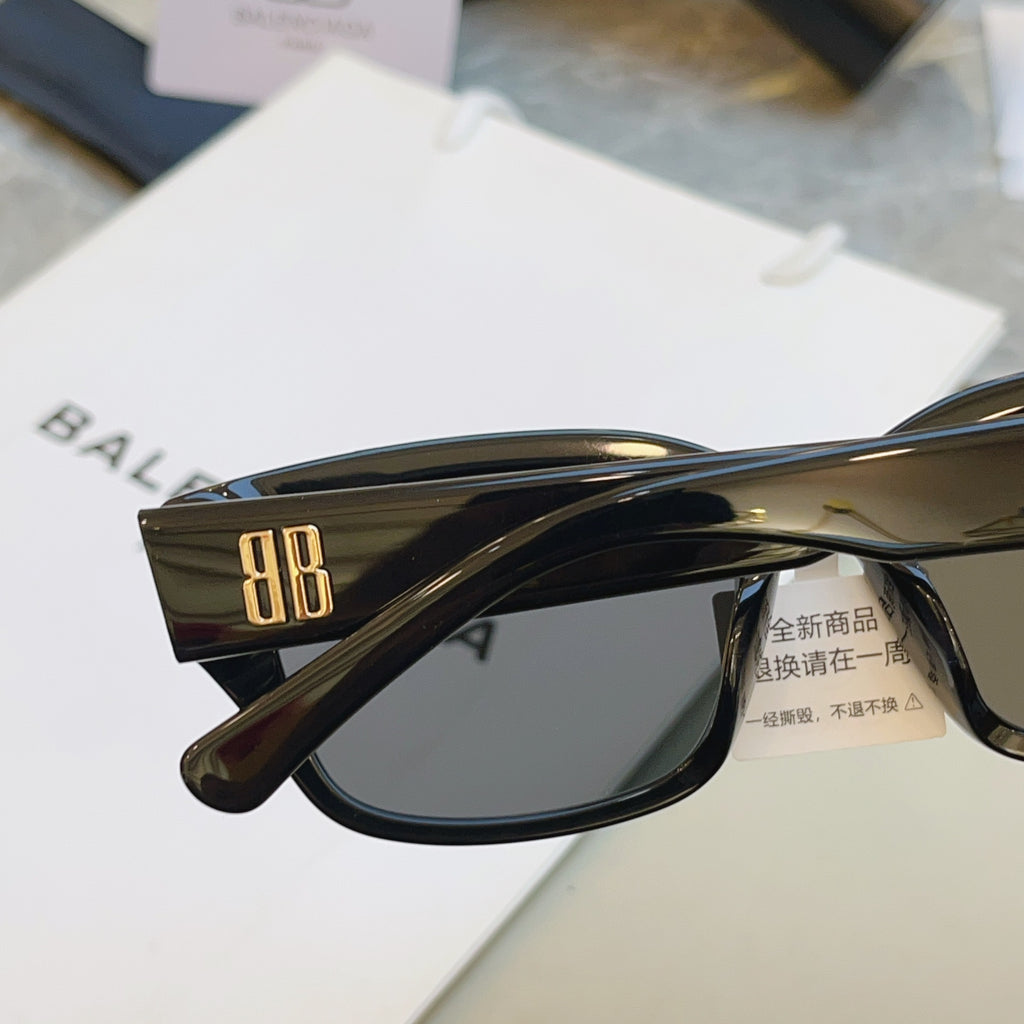 Balenciaga BB0480SK Fashion Black Lens Sunglasses for Men & Women - 487511 - detail image 5